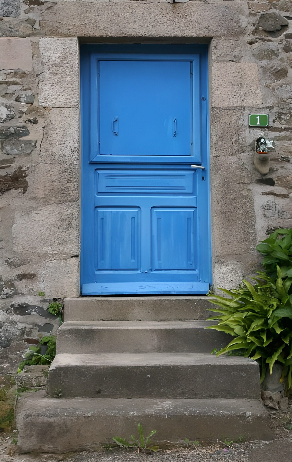 WCUK53247: Blue door, house with steps