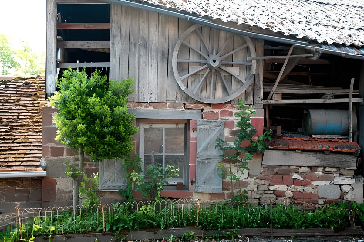 WCUK80063: Old French farm with old wheel and shutters etc version 2