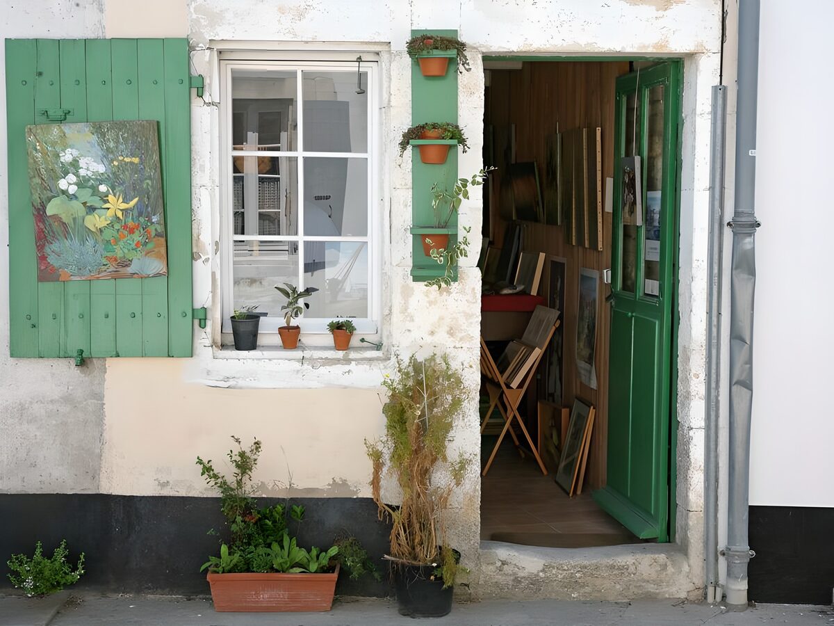 WCUK12843: French house of an artist version 1