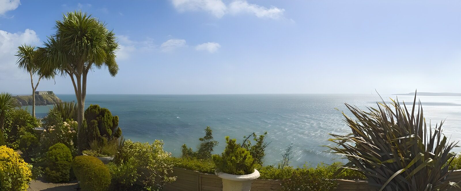 WCUK45306: Beautiful garden looking out over the Mediterranean