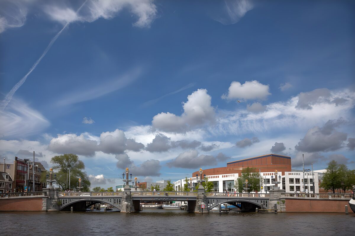 WCUK6754497